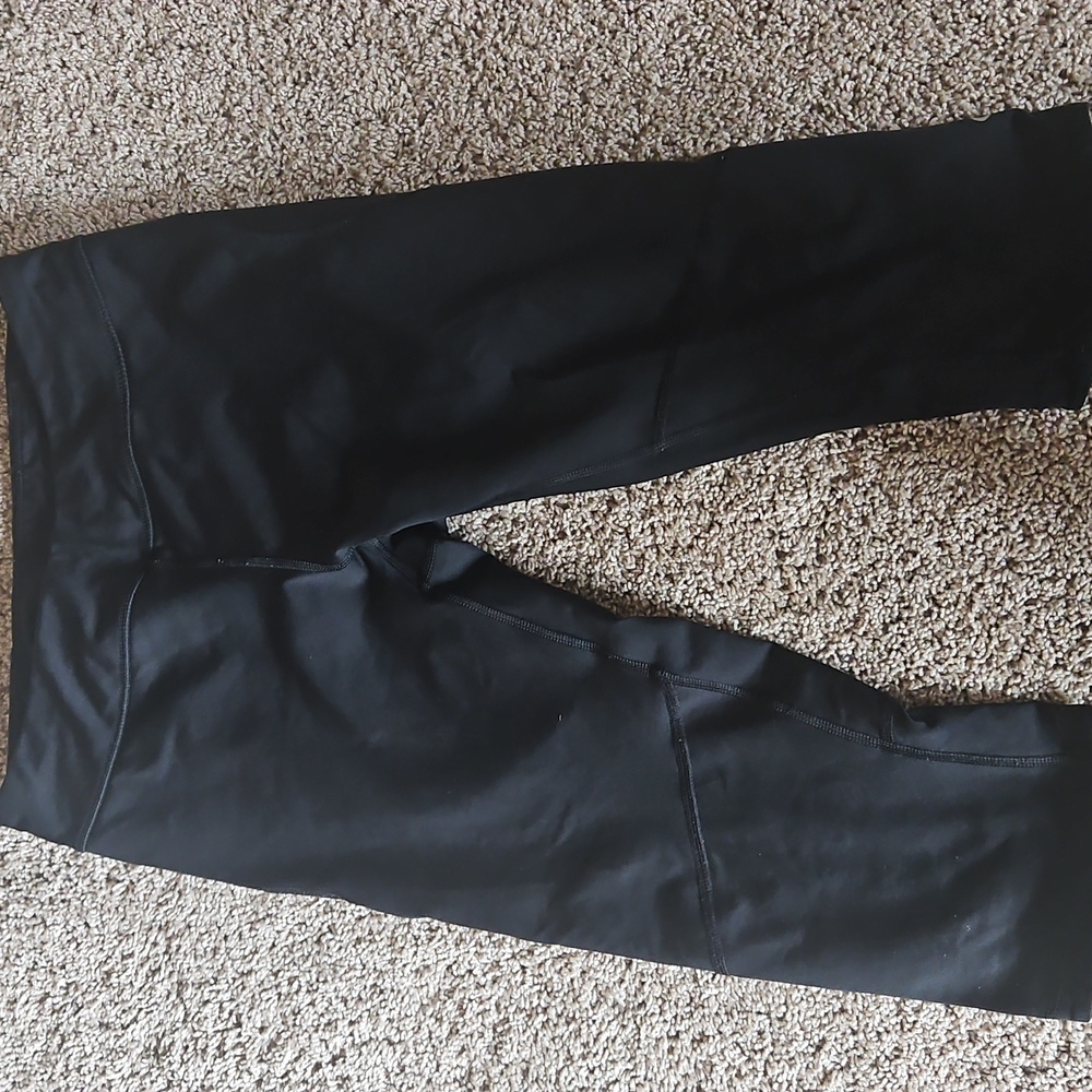 Moving Comfort Black Capri Workout Pants